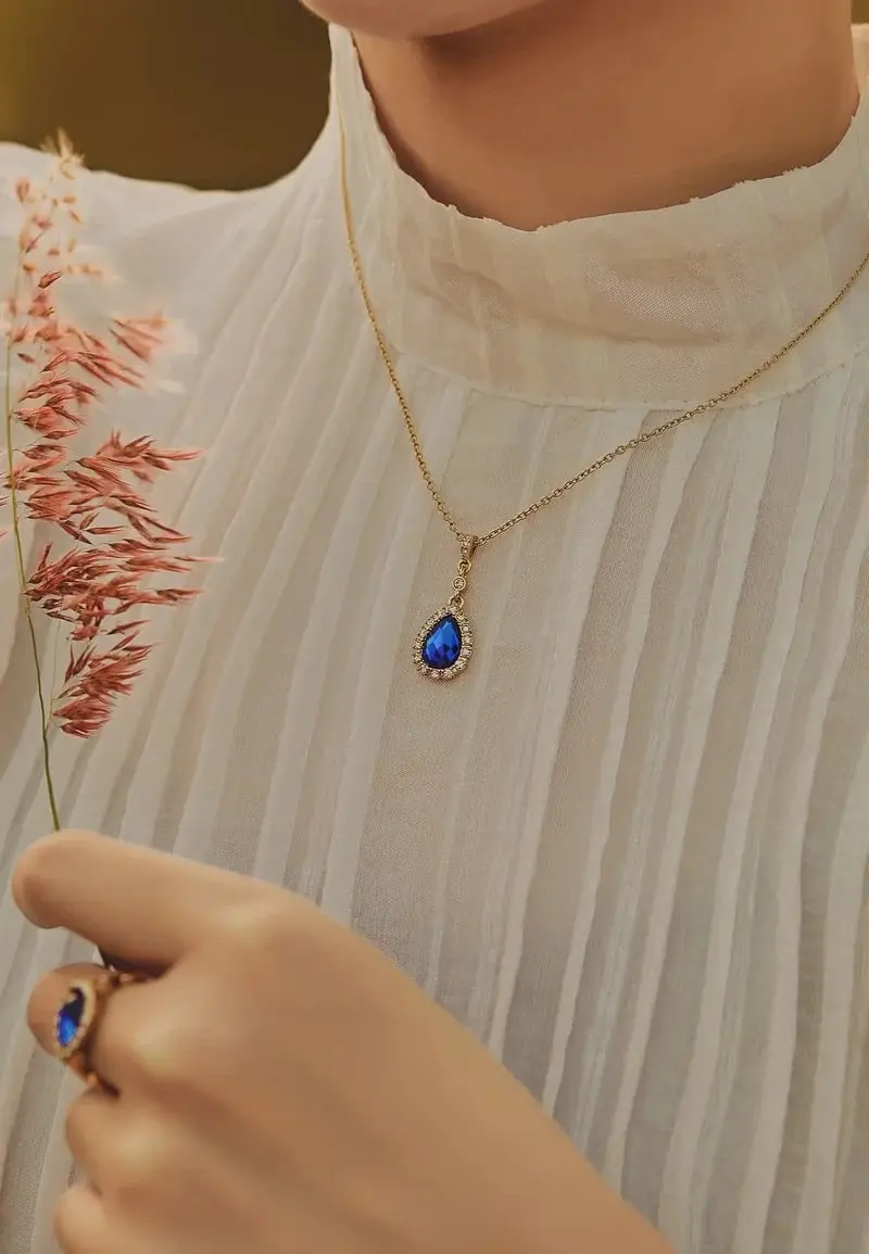 گردنبند و آویز طلا